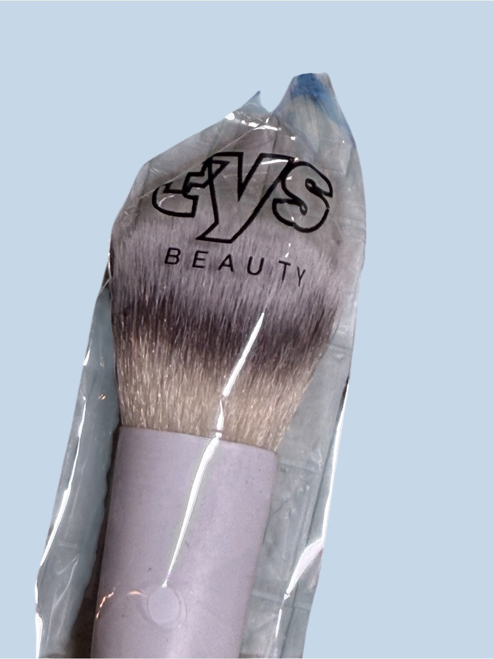 TYS BEAUTY Concealer Brush - White Handle, Ombre Bristles - Picture 6 of 6